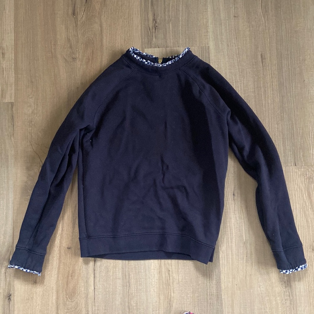 Navy blue crew neck sweatshirt